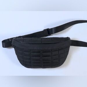 NWT Michael Kors Women’s Quilted Snap-Buckle Belt Bag